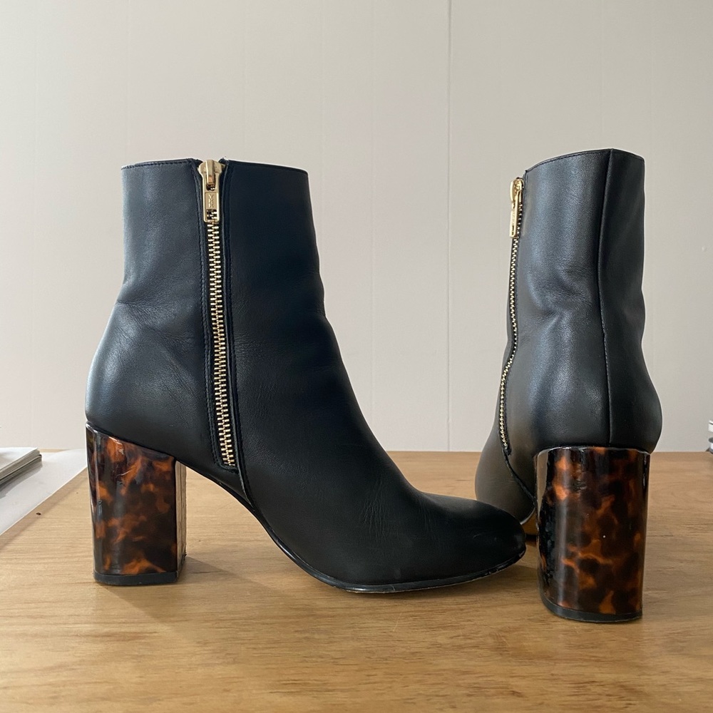 Black Leather Boots with Tortoise Heel